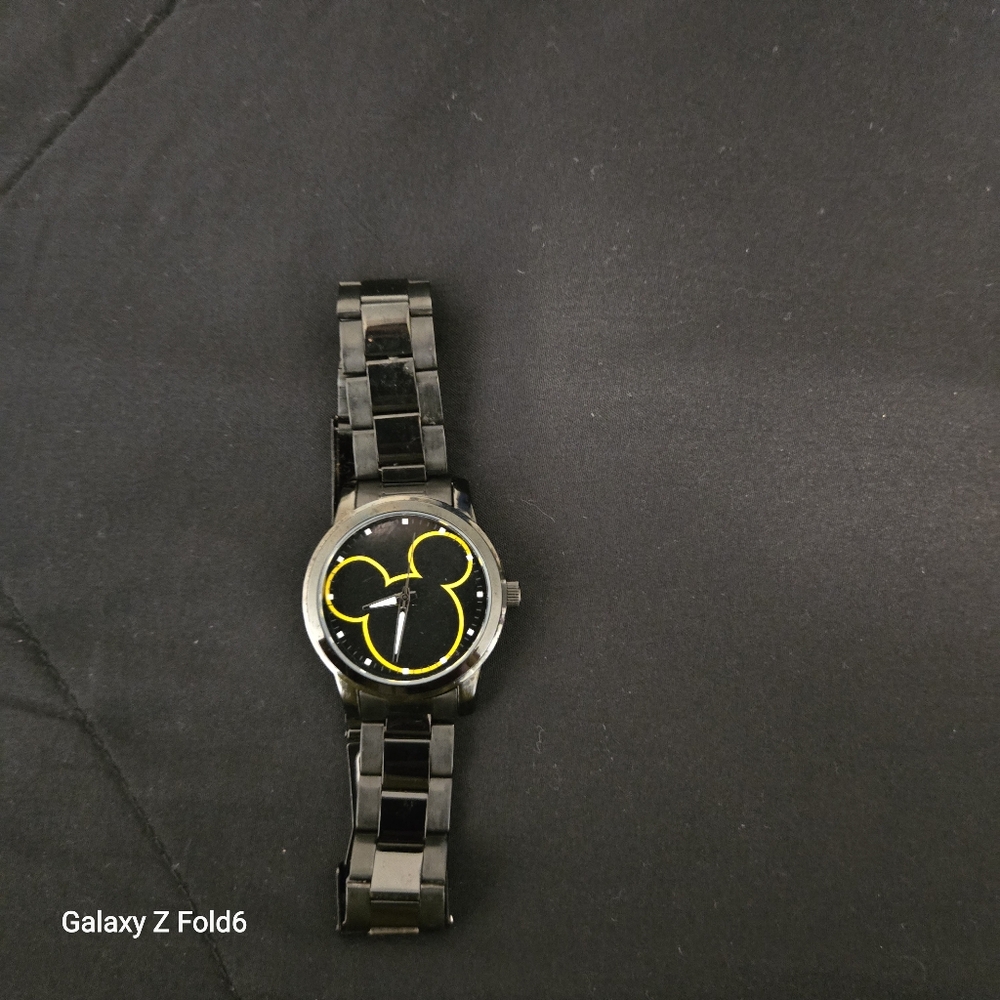 Disney Mickey Mouse Black Metal Link Watch Women’s Unisex Analog Collectible‎